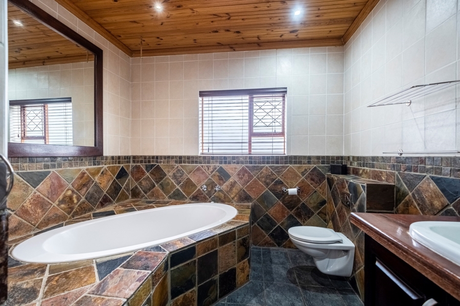 To Let 4 Bedroom Property for Rent in Amsterdamhoek Eastern Cape